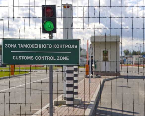 В Совфеде предложили проверять биографии всех въезжающих в Россию | Русская весна