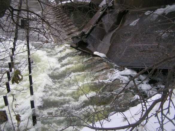Чрезвычайная ситуация в Зугрэсе: прорвало дамбу, затоплены жилые дома (видео) | Русская весна