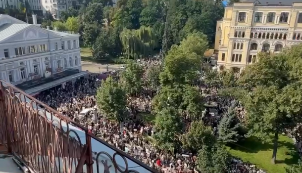 На Украине начались массовые протесты после увольнения министра обороны (ВИДЕО) | Русская весна